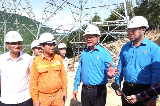 Chăm lo tốt nhất cho người lao động thi công đường dây 500kV mạch 3