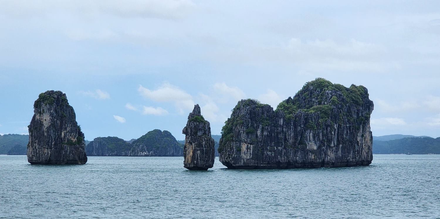 Bai Tu Long Bay. Photo: Nguyen Hung