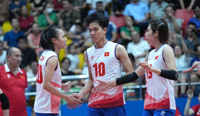 The Vietnamese women's volleyball team has 3 points after defeating the Philippines. Photo: VFV