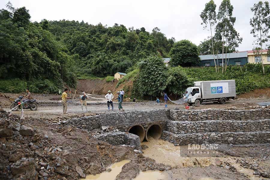 Faced with heavy losses, Dien Bien District, Dien Bien Province is proposing to use 350 billion to help families of those who died, support production, build housing, repair infrastructure, and resettlement. for people in flash flood and landslide areas in Muong Pon commune.