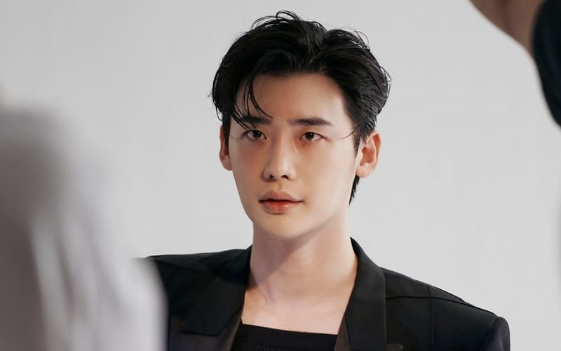Lee Jong Suk. Ảnh: Instagram