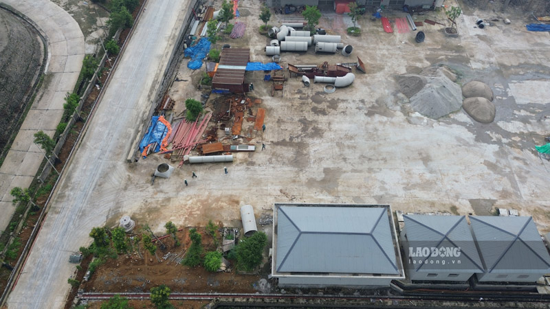 Present at Tang Loong industrial park (Bao Thang district) in the early days of August, according to the reporter of Lao Dong Newspaper, all construction activities have stopped. The accident scene is currently blocked, only the functional forces are working to investigate and clarify the accident.