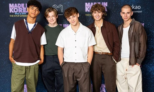 Dear Alice gồm 5 thành viên: Dexter Greenwood, James Sharp, Blaise Noon, Oliver Quinn và Reese Carter. Ảnh: SM