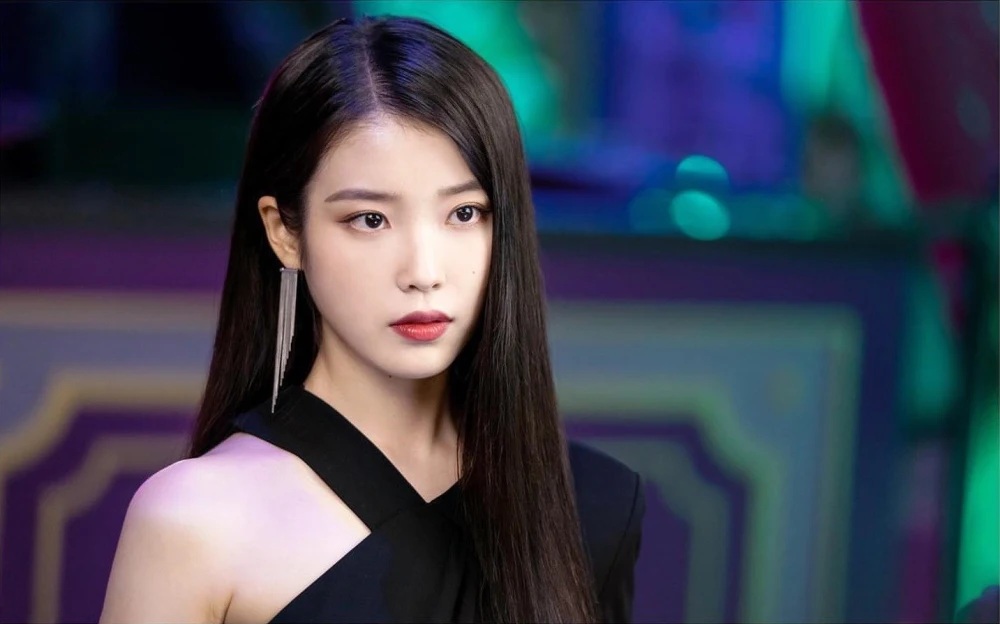 IU works solo but her achievements can rival those of major Kpop groups. Photo: Instagram