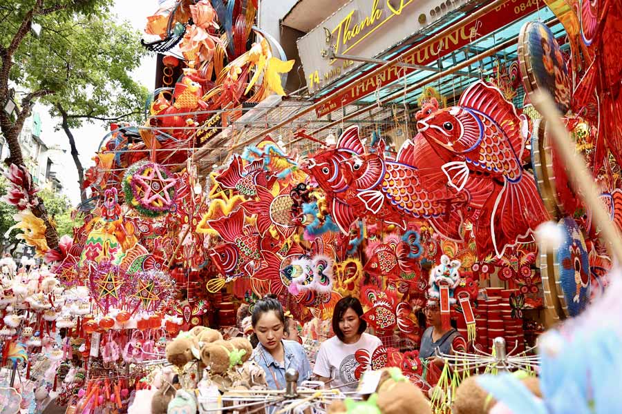 Once a year, every Mid-Autumn Festival, Hang Ma Street is bustling with visitors to shop, visit, and take photos.