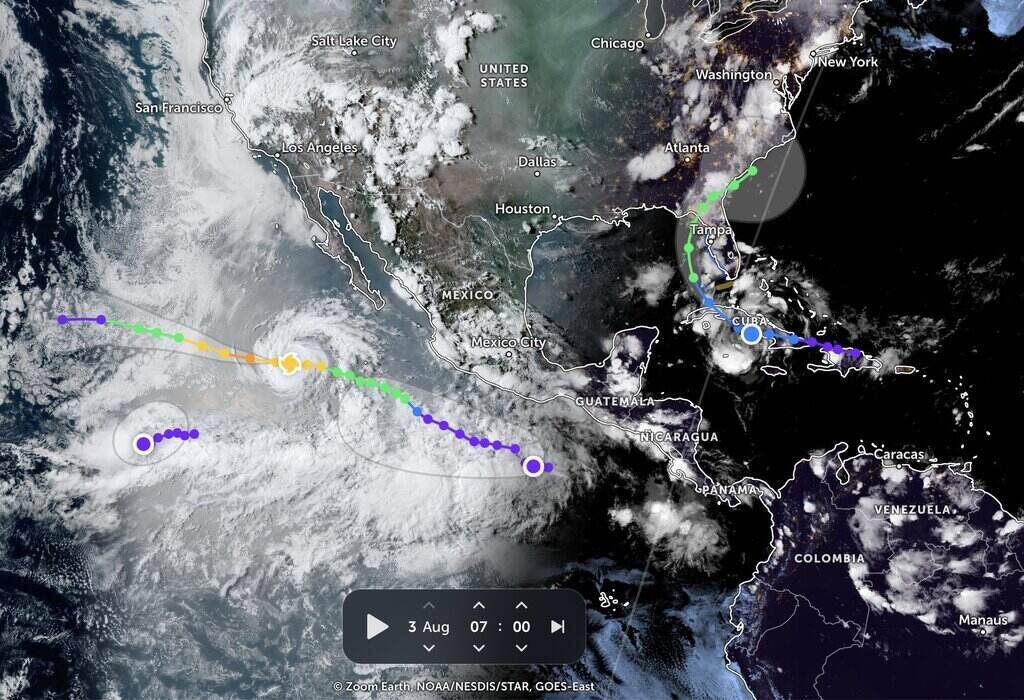 Cơn bão số 3 ở Thái Bình Dương (màu vàng) đang di chuyển về phía tây. Ảnh: Zoom Earth