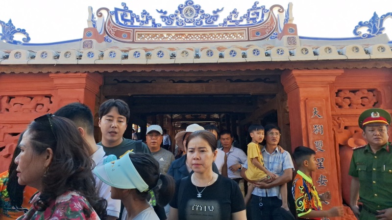 After the restoration, Chua Cau - Hoi An attracts many visitors. Hoang Bin's photo