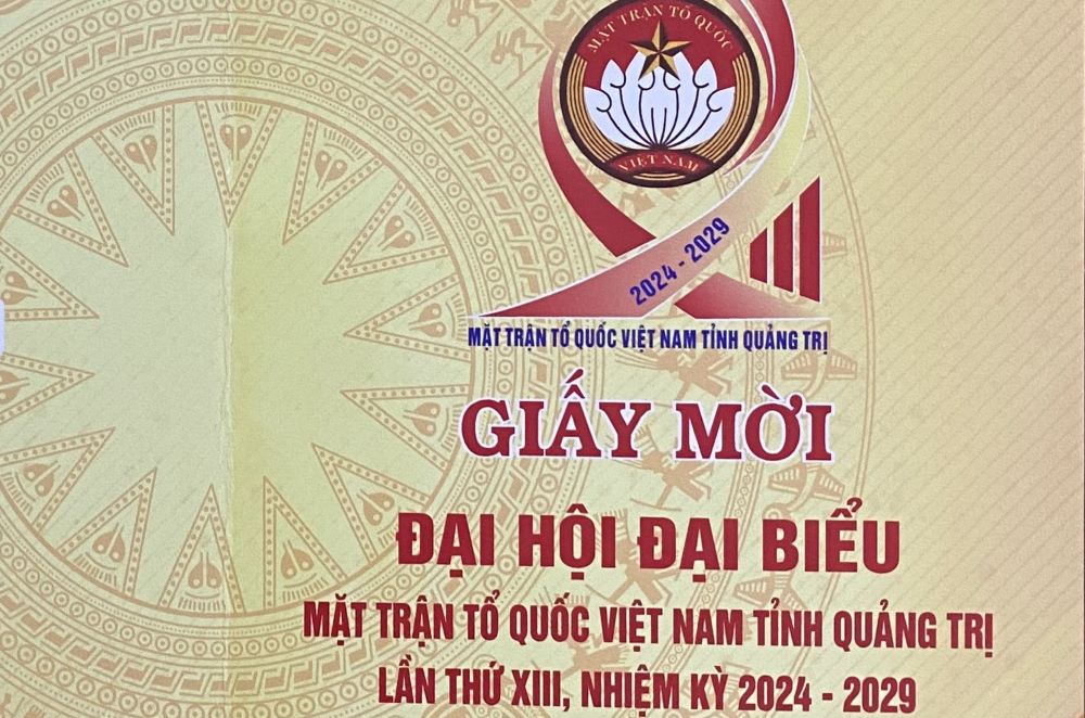 In the invitation to the Congress of delegates of the Vietnam Fatherland Front Committee of Quang Tri province, it was emphasized that the congress would not receive congratulatory flowers. Photo: Hung Tho.