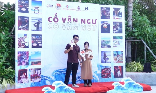 Làng nước mắm Nam Ô qua mắt bạn trẻ Đà Nẵng. Ảnh: Trần Thi