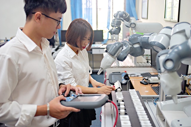 Trường Đại học Công nghệ, Đại học Quốc gia Hà Nội có mức thu học phí 32 triệu và 40 triệu đồng/năm học. Ảnh: Nhà trường