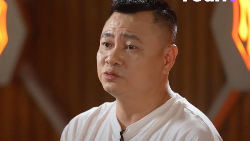 NSND Tự Long tiếp tục mang tới bất ngờ cho khán giả khi rap. Ảnh: Cắt từ video.