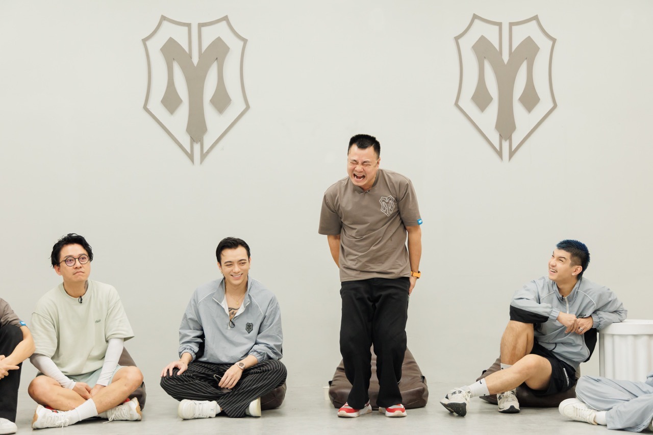 NSND Tự Long tại "Anh trai vượt ngàn chông gai". Ảnh: NSX.