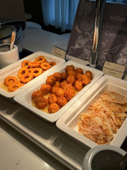 Indian vegetarian dishes at the buffet counter of a 5-star hotel in Hanoi. Photo: Cam Ly