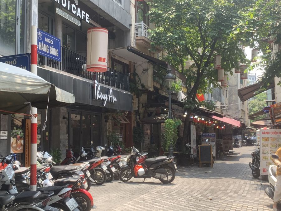 Ngõ Hàng Bông. Ảnh: Hải An