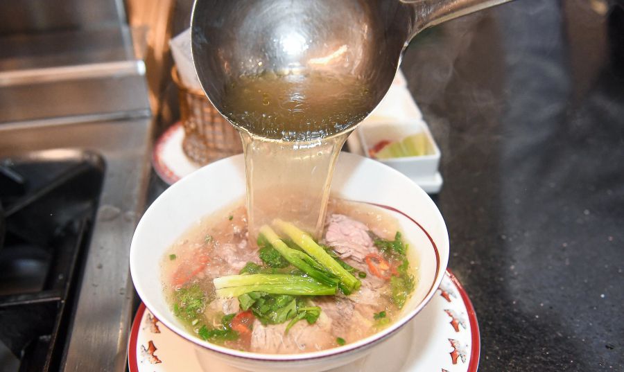 Tri thức dân gian phở Nam Định và tri thức dân gian phở Hà Nội được ghi danh vào Danh mục di sản văn hóa phi vật thể quốc gia. Ảnh: Ái Vân