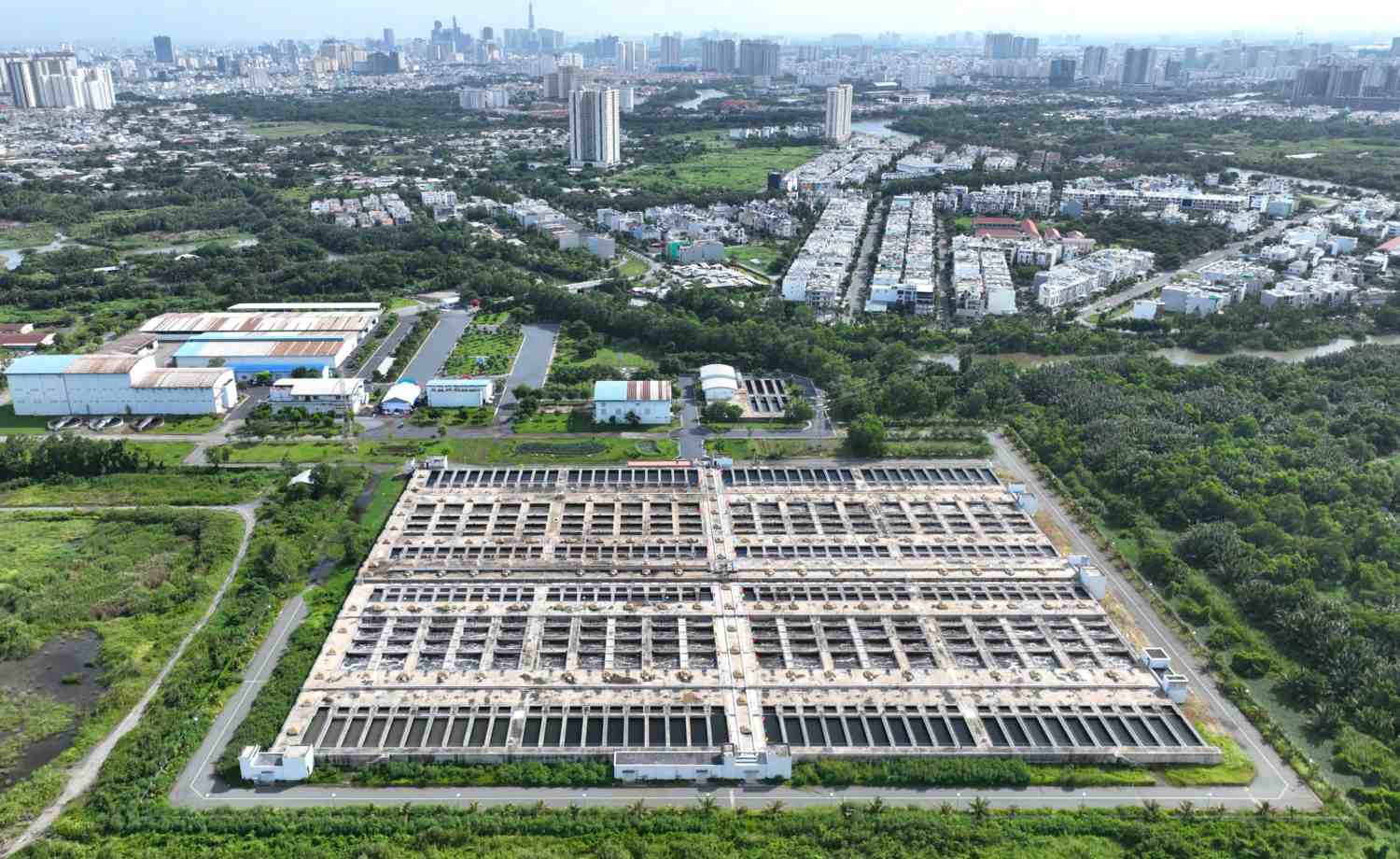 Toàn cảnh nhà máy xử lý nước thải Bình Hưng (TPHCM).  Ảnh: Anh Tú