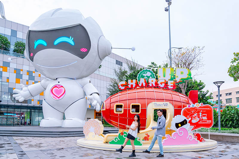 The photo contest at Thiso Mall attracted many young people to participate. Photo: Thanh Thao