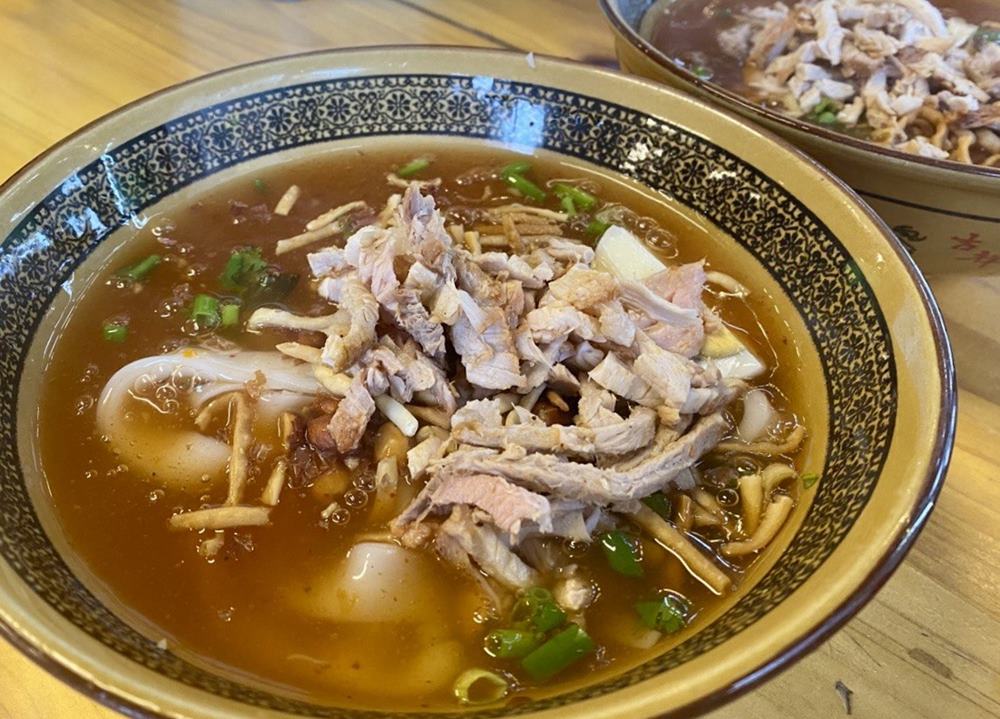 At first glance, Co Sui looks like Pho but the taste is completely different. Photo: Linh Boo