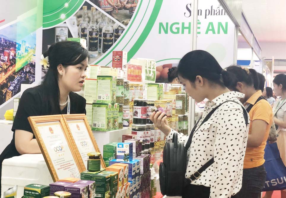 Gian hàng tỉnh Nghệ An tại Hội chợ Thương mại Quốc tế Việt Nam lần thứ 33 - Vietnam Expo 2024. Ảnh: Lữ Nghĩa