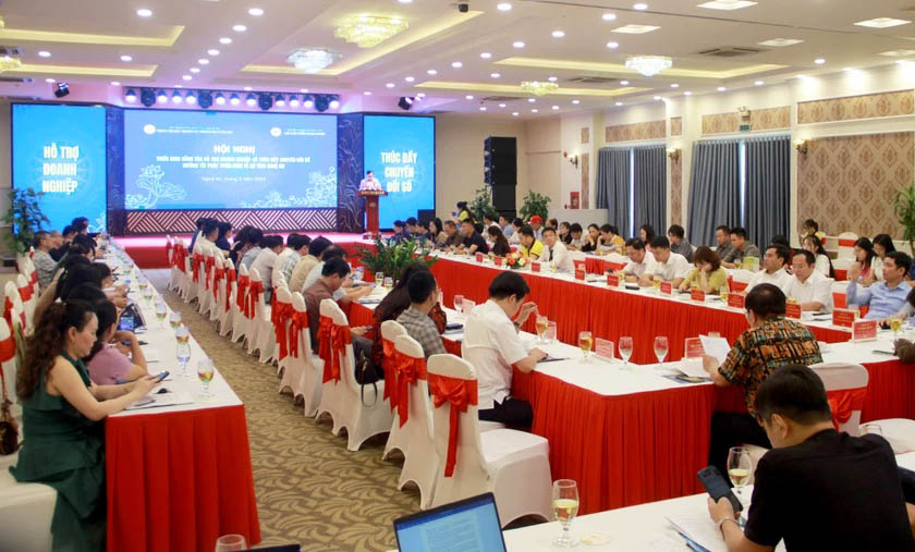 Conference on supporting businesses and promoting digital transformation towards developing the digital economy in Nghe An province. Photo: Hai Dang