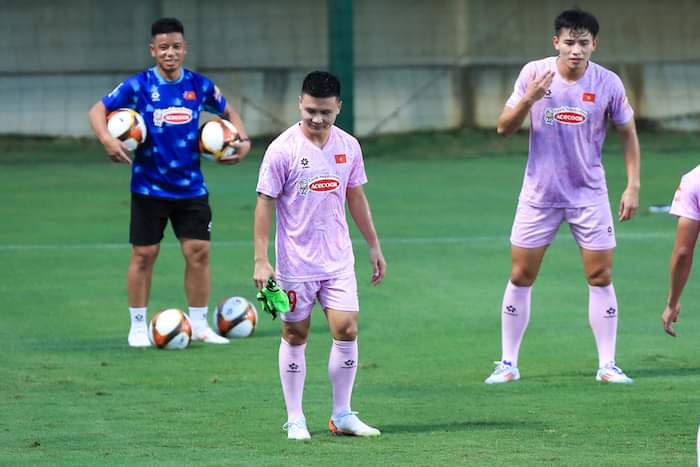 Coach Kim Sang-sik and his team will have 6 days to prepare before welcoming Russia on September 5. Five days later, Vietnam will play their rival Thailand. Both matches will take place at My Dinh Stadium.