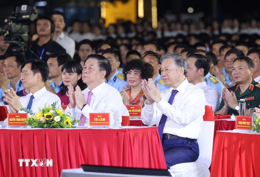 General Secretary and President To Lam and delegates attending the program. Photo: Lam Khanh/VNA