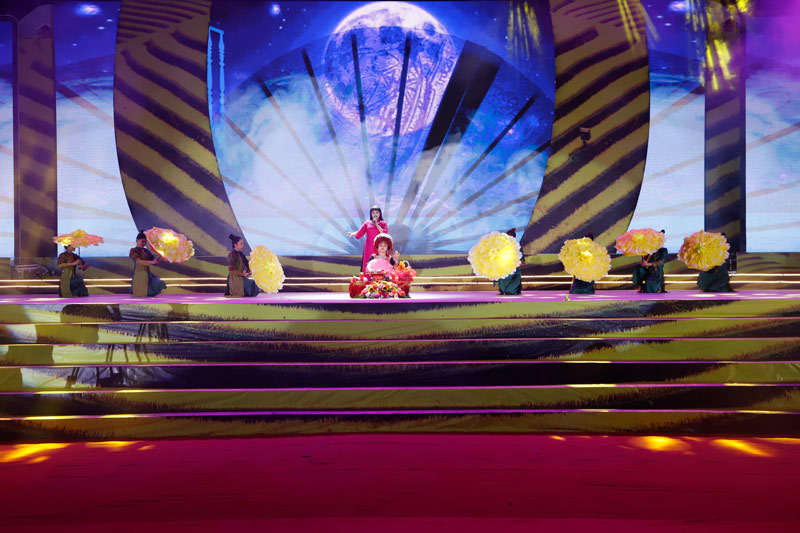 Cultural activities to celebrate Sa Pa autumn festival. Photo: Provided by the unit