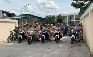 CSGT xử lý nghiêm ôtô khách chở quá số người trong dịp lễ