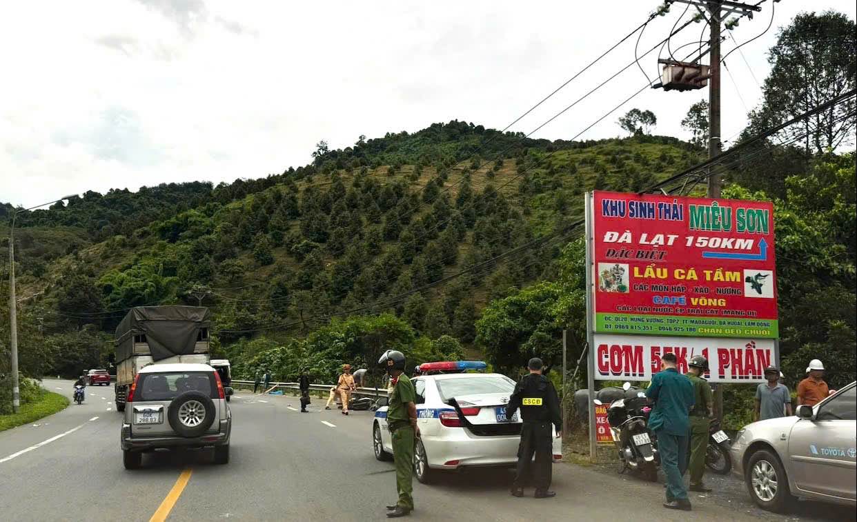 Hiện trường vụ tai nạn ở chân đèo Chuối
Ảnhh: Nguyễn Quân