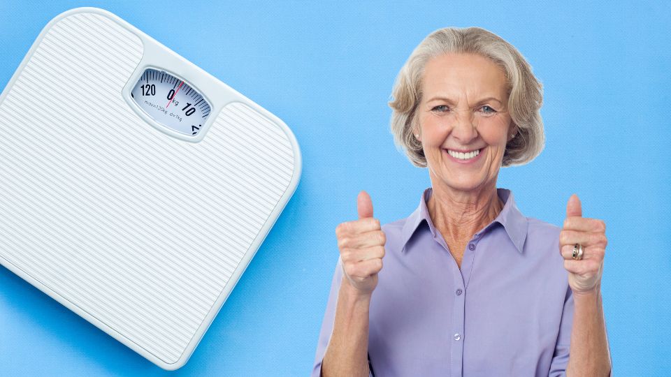 Thói quen hàng ngày hỗ trợ việc giảm cân sau tuổi 60