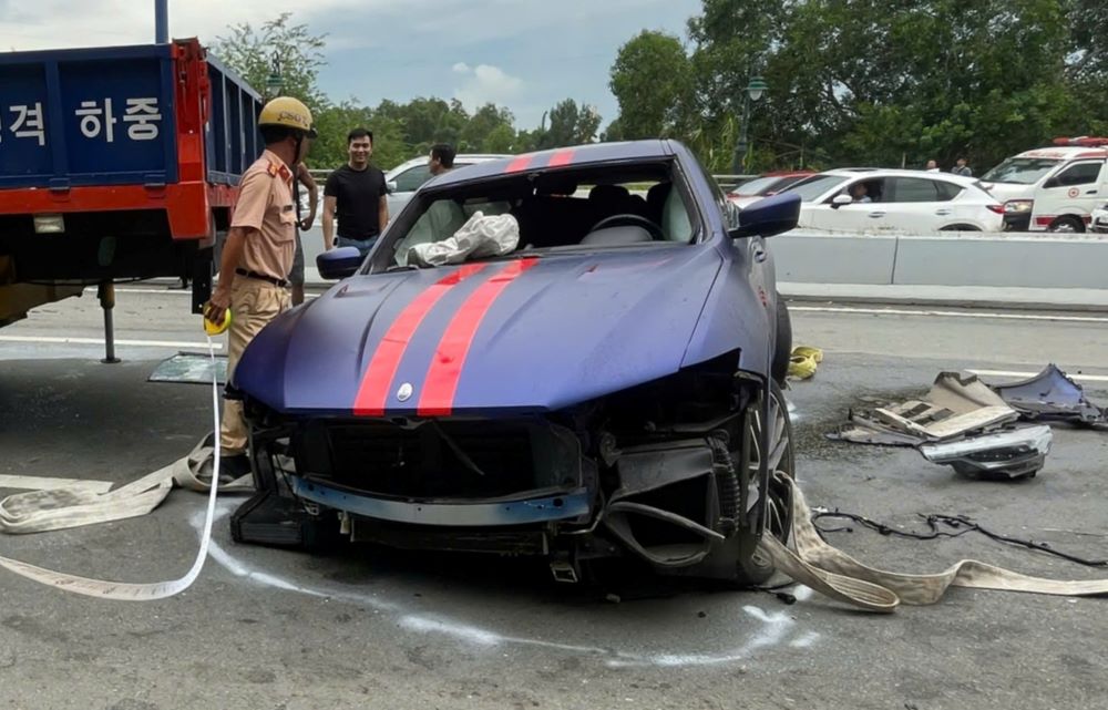 Scene of the supercar accident on Mai Chi Tho Street (Thu Duc City). Photo: Anh Tu