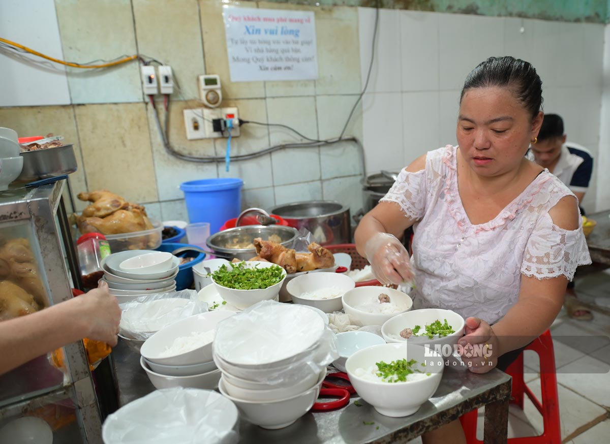 Ms. Nguyen Thi Chung, owner of "Pho 5,000" restaurant