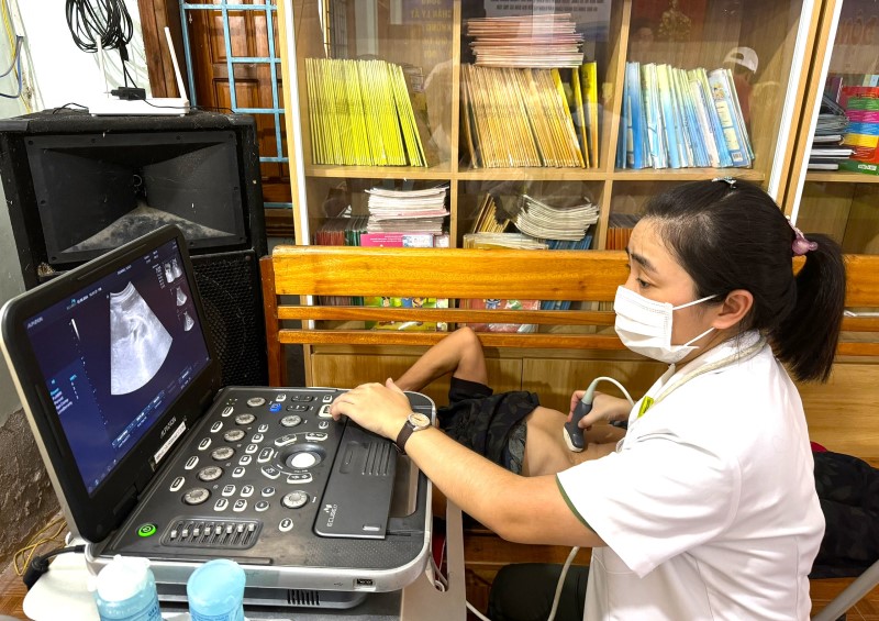 People have abdominal ultrasounds to detect health diseases. Photo: Han River