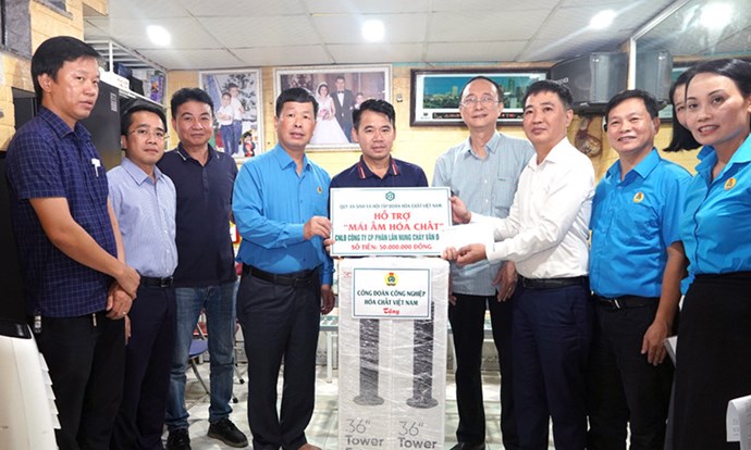 Hỗ trợ “Mái ấm Hóa chất” cho gia đình đoàn viên