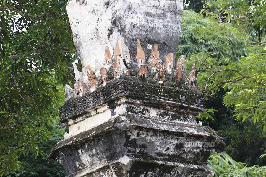 Tất cả họa tiết, hoa văn trang trí trên tháp Mường Luân đều được làm bằng đất nung màu đỏ.