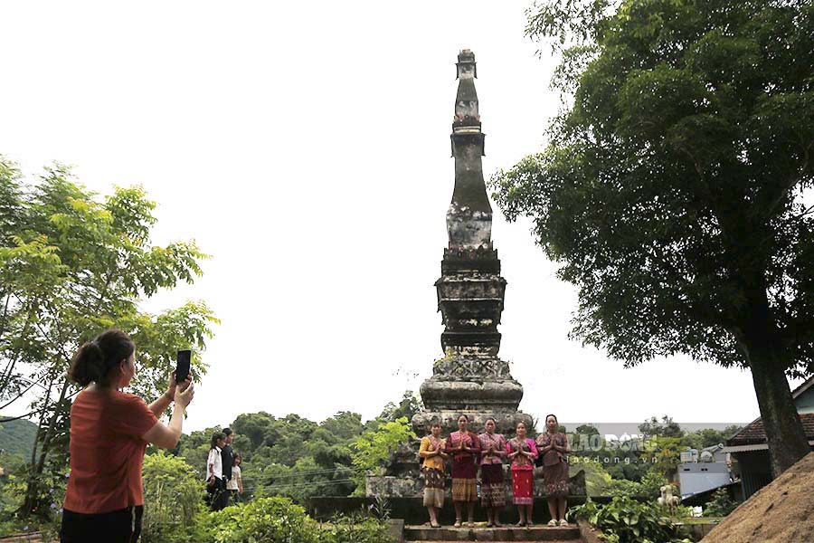 Tháp cổ gần 500 tuổi ở Điện Biên mang biểu tượng đoàn kết Việt - Lào