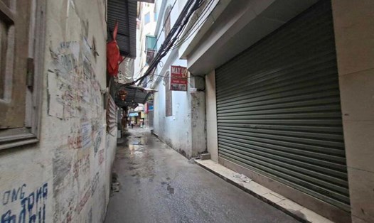 Giá nhà trong ngõ tại các quận trung tâm Hà Nội thời gian qua liên tục tăng cao. Ảnh: Thu Giang