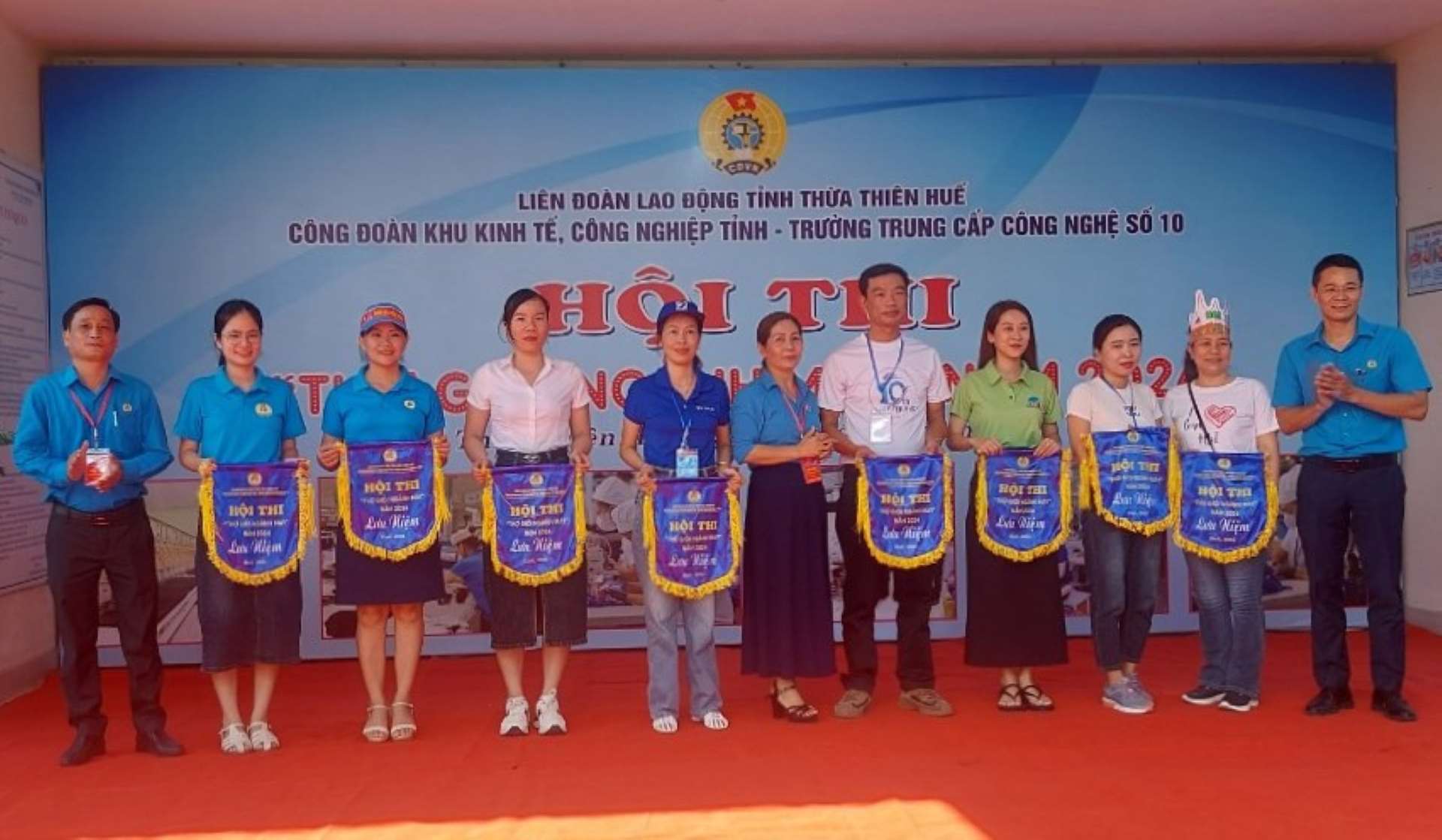 As a result, the first prize went to the grassroots Trade Union of Son Ha Hue Co., Ltd., and the second prize was jointly awarded to the grassroots Trade Union of MSV Co., Ltd. and Impulse Fashion Tae Hee Export Garment Joint Stock Company. Photo: Thu Nam.