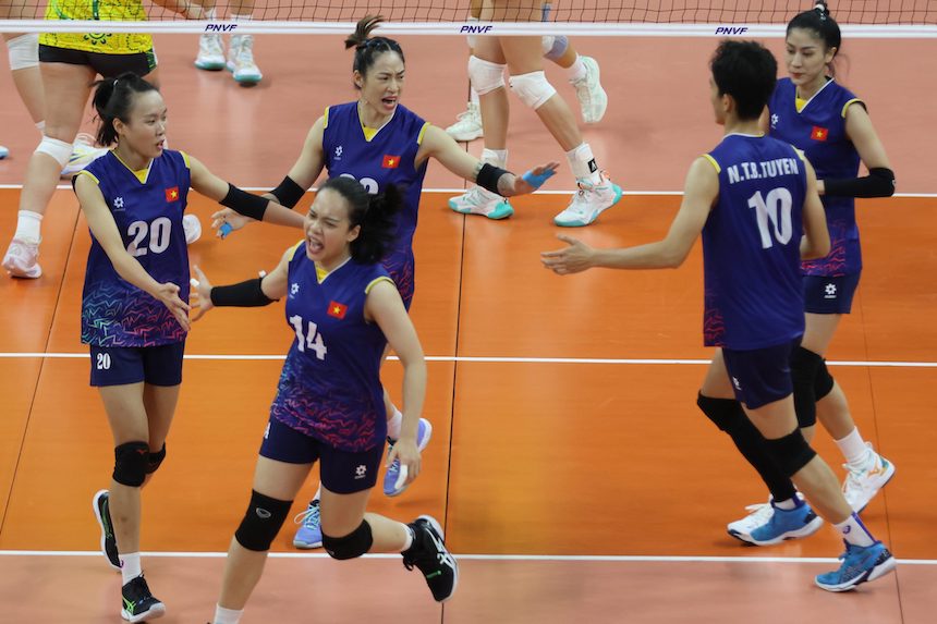 Vietnam women's volleyball team is determined to create a surprise against Thailand. Photo: VFV