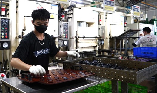 Công ty TNHH Pantra Vina khai thác đơn hàng đến 2025, bảo đảm việc làm, thu nhập cho NLĐ. 
Ảnh: Mai Dung