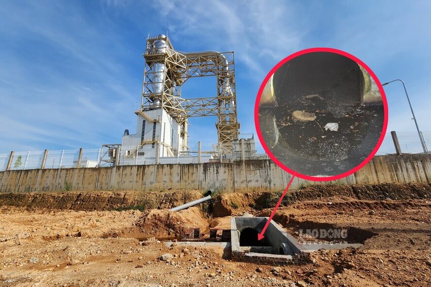 Dòng nước thải ngay sát nhà máy gỗ Mekong trong khu công nghiệp Cẩm Khê. Ảnh: Tô Công.