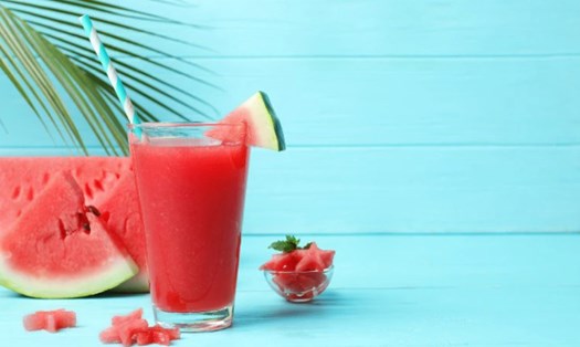 Nước ép dưa hấu giúp giảm cân và nhiều lợi ích khác. Nguồn ảnh: Shutterstock