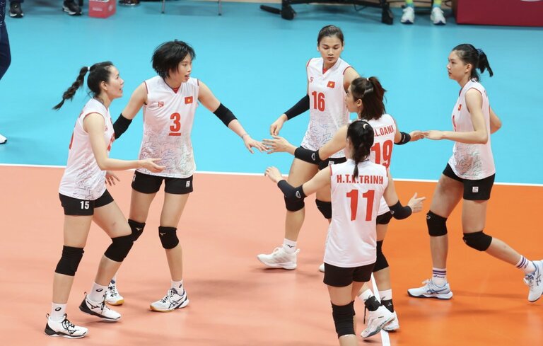 Tuyển bóng chuyền nữ Việt Nam phải cải thiện bước 1 trước khi chặng 2 SEA V.League bắt đầu. Ảnh: VFV