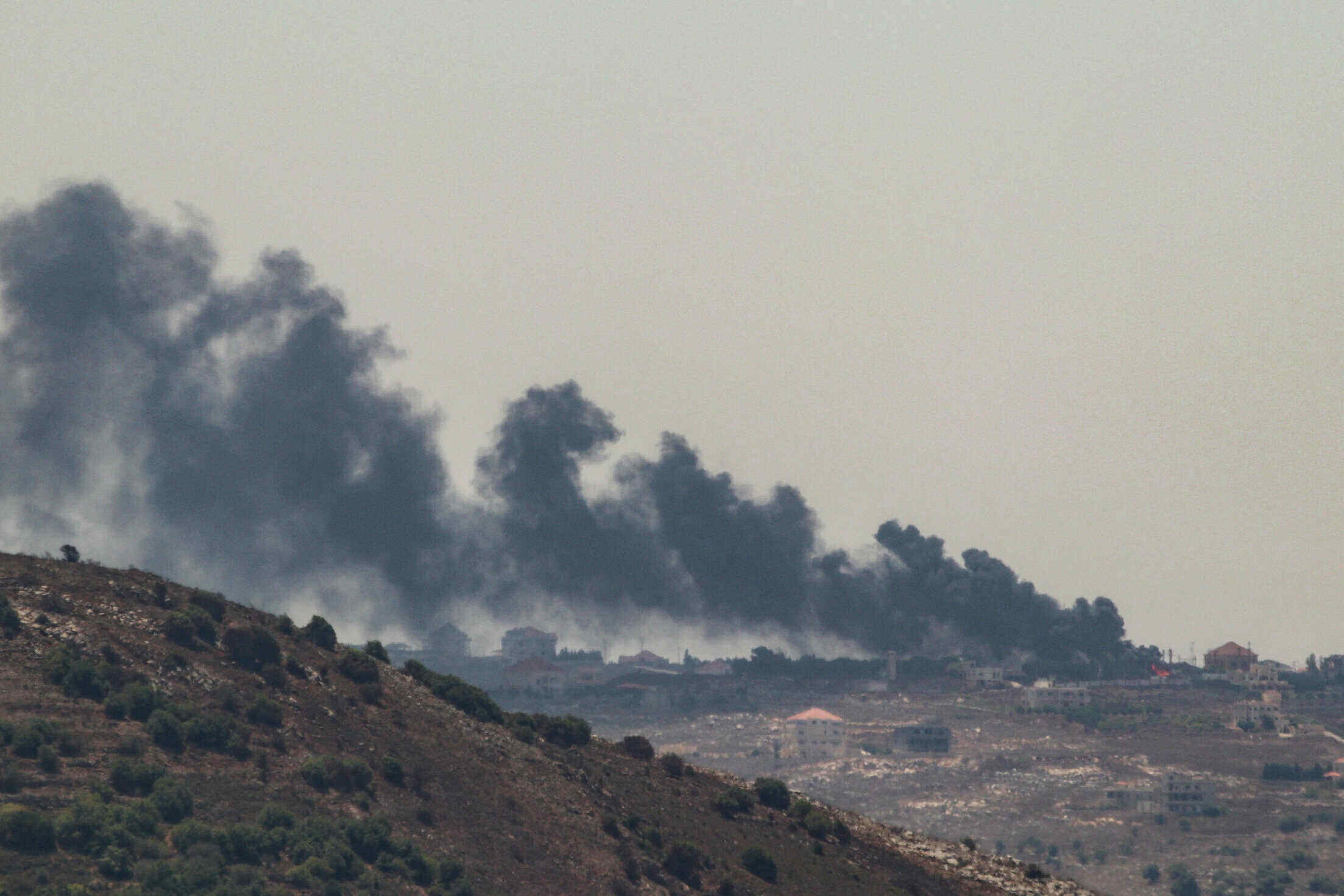 Tình hình căng thẳng ở Lebanon khiến nhiều quốc gia kêu gọi công dân rời khỏi đây. Ảnh: AFP 