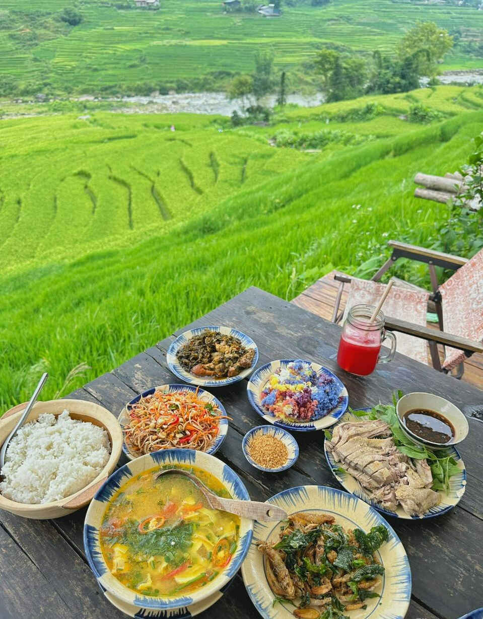 With the "million dollar view", whether painting, eating or even just sitting and admiring the scenery is extremely satisfying.