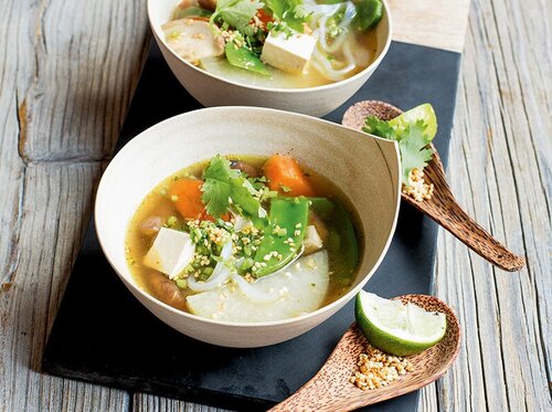 Mì gạo chay là một trong những món ăn ngon, bổ dưỡng để hoàn thiện mâm cơm Rằm tháng 7. Ảnh: Quốc Chung