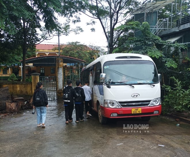 Bộ Công an đề xuất xe chở học sinh phải có màu vàng. Ảnh: Minh Chuyên