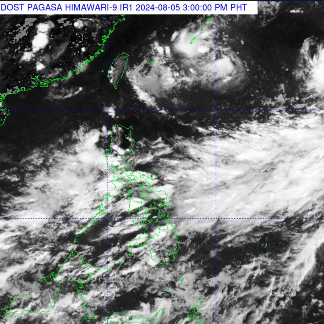 Ảnh vệ tinh áp thấp trong và ngoài khu vực giám sát của Philippines hồi 3h chiều ngày 5.8 giờ địa phương. Ảnh: PASAGA