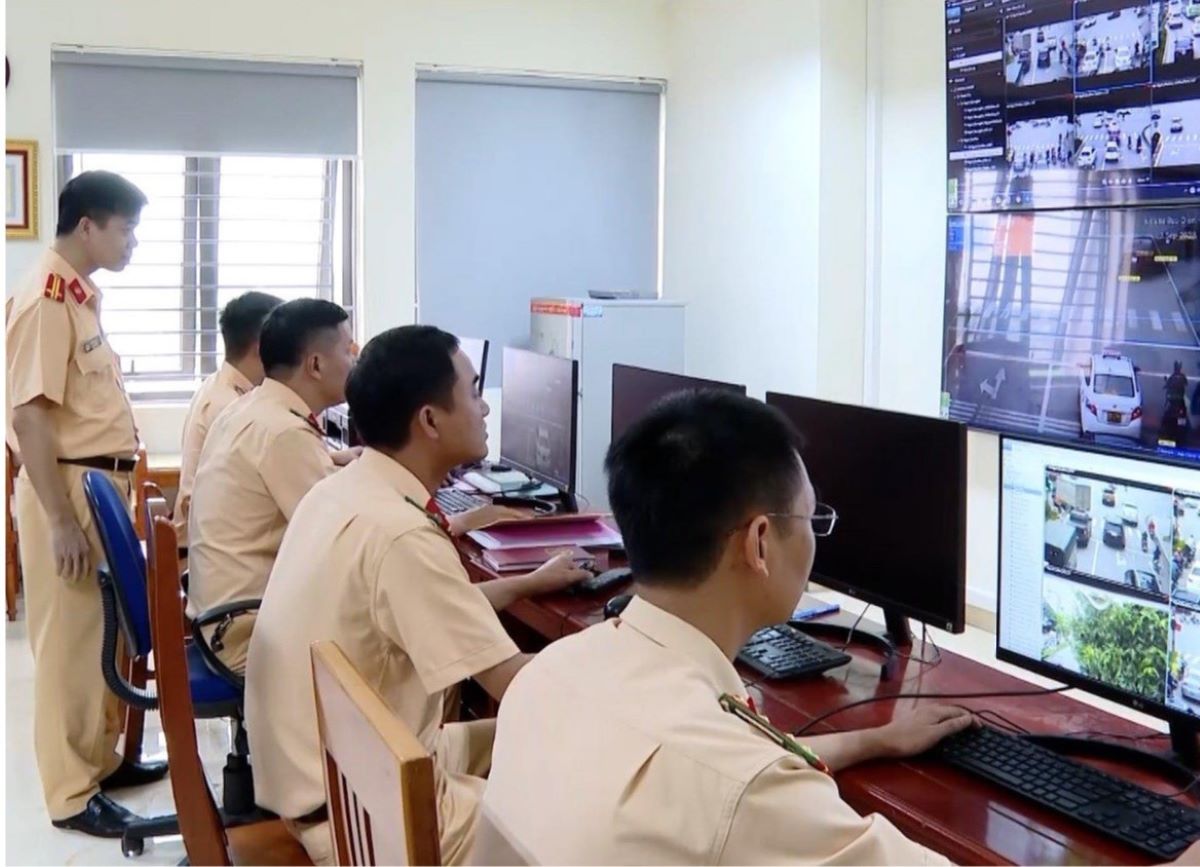 Công an TP. Thanh Hóa theo dõi, phạt nguội qua hệ thống camera giao thông. Ảnh: CATH