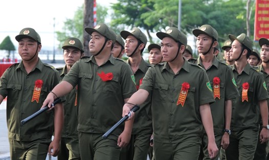 Việc bổ sung số lượng thành viên tổ bảo vệ an ninh, trật tự ở cở sở trong trường hợp chưa đủ số lượng thành viên. Ảnh: Phong Linh